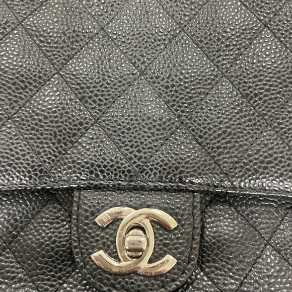 Vintage Classic Caviar Chanel bag 2005-2006 authentic med size. - Picture 2 of 9